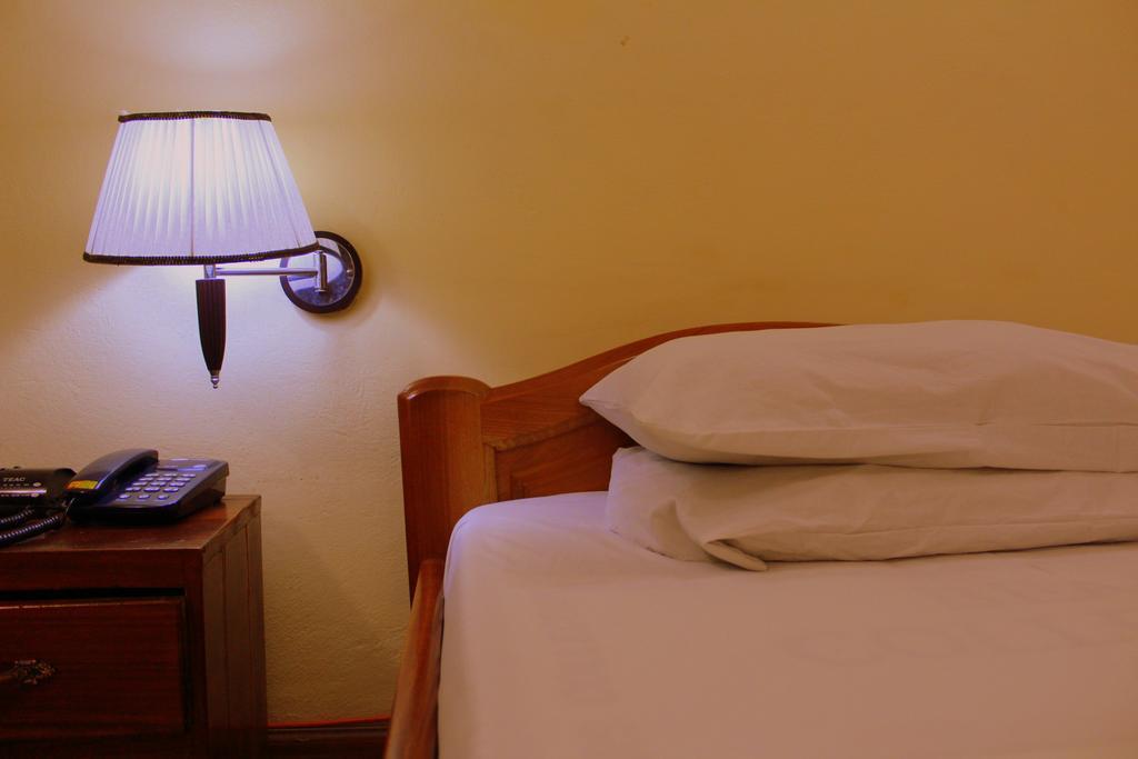 Hotel Loreto Cape Coast Exterior photo
