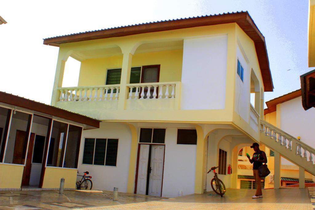 Hotel Loreto Cape Coast Exterior photo