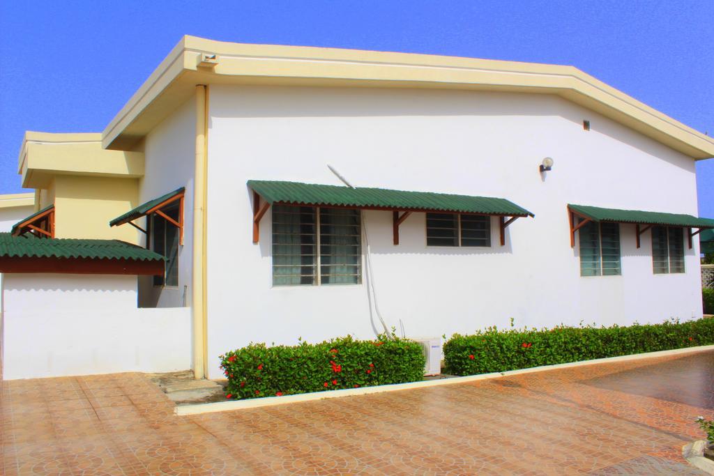 Hotel Loreto Cape Coast Exterior photo