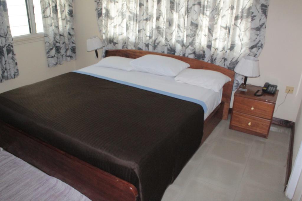 Hotel Loreto Cape Coast Exterior photo