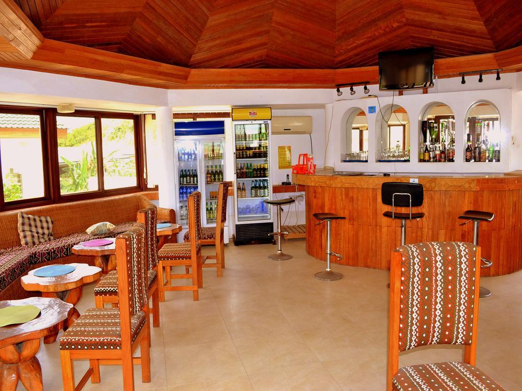 Hotel Loreto Cape Coast Exterior photo