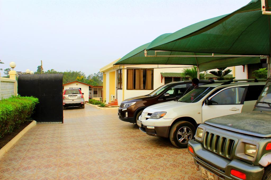 Hotel Loreto Cape Coast Exterior photo